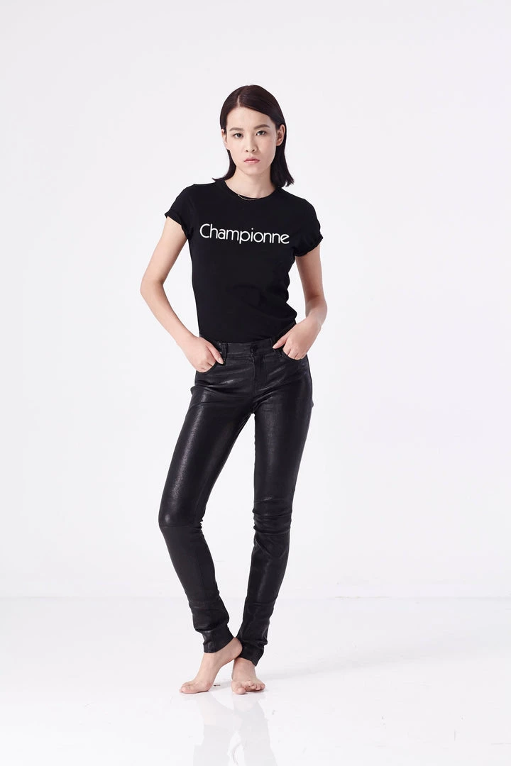 L'école Des Femmes Championne Tee (Black) 3 L'école Des Femmes Championne Tee (Black)