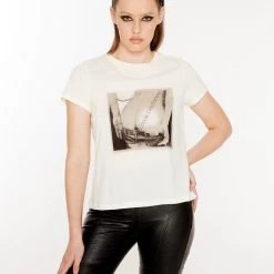 L'école Des Femmes Men’s Bootie Tee